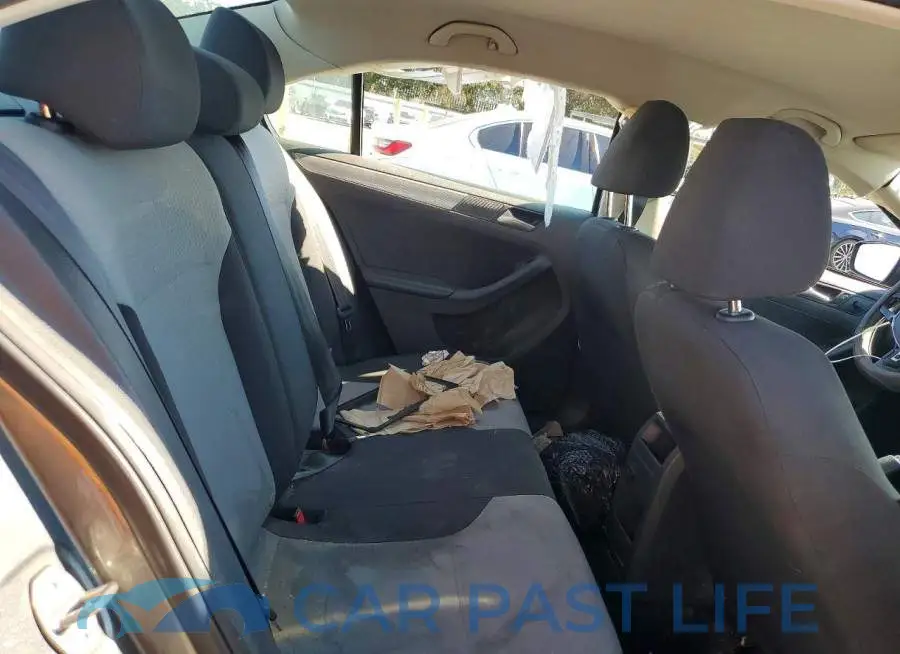 3VW167AJ6JM232553# 10