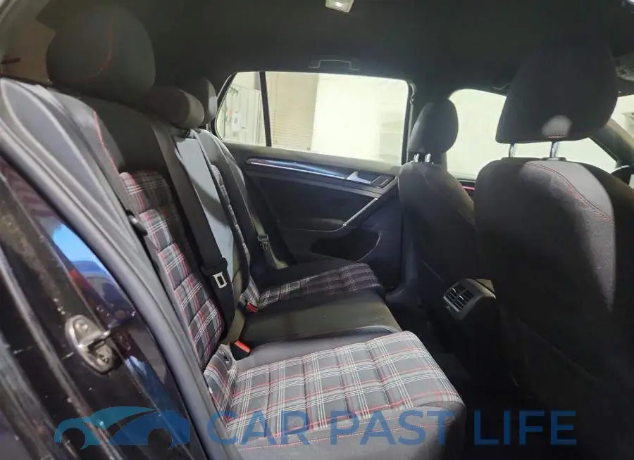 3VW5T7AU8HM051176# 10
