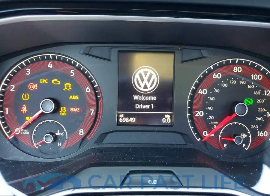 3VWCB7BU8KM220421# 9
