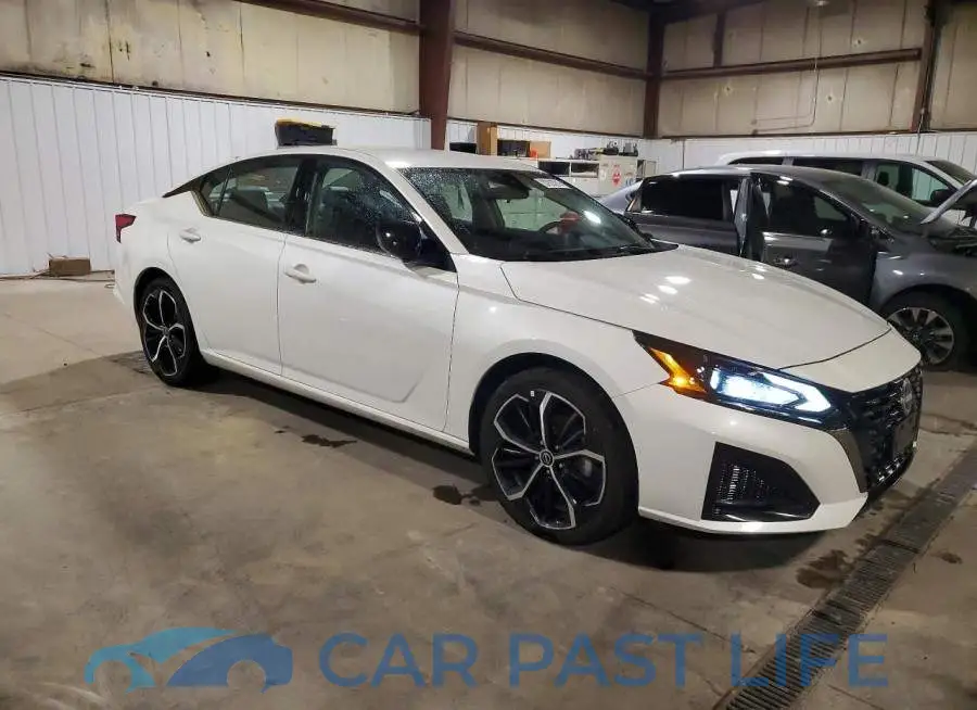 1N4BL4CV4RN419618# 4