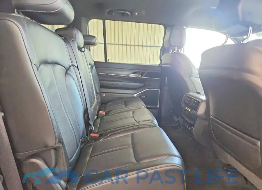 1C4SJSBP6RS164771# 11