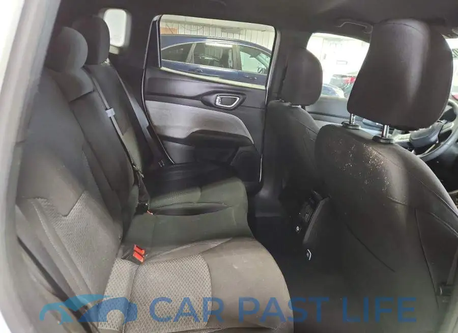 3C4NJDAN9RT135594# 11