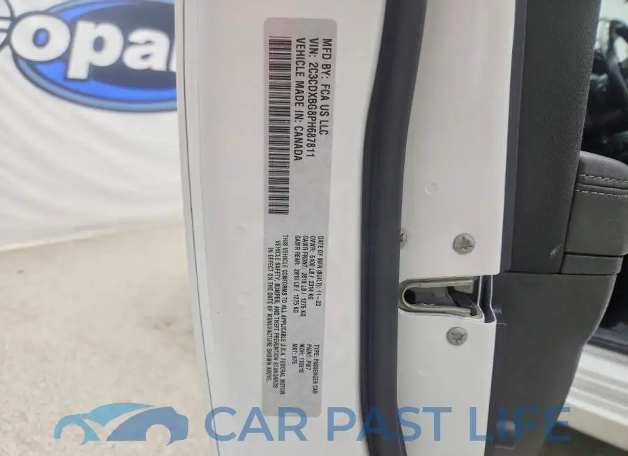 2C3CDXBG8PH687811# 12