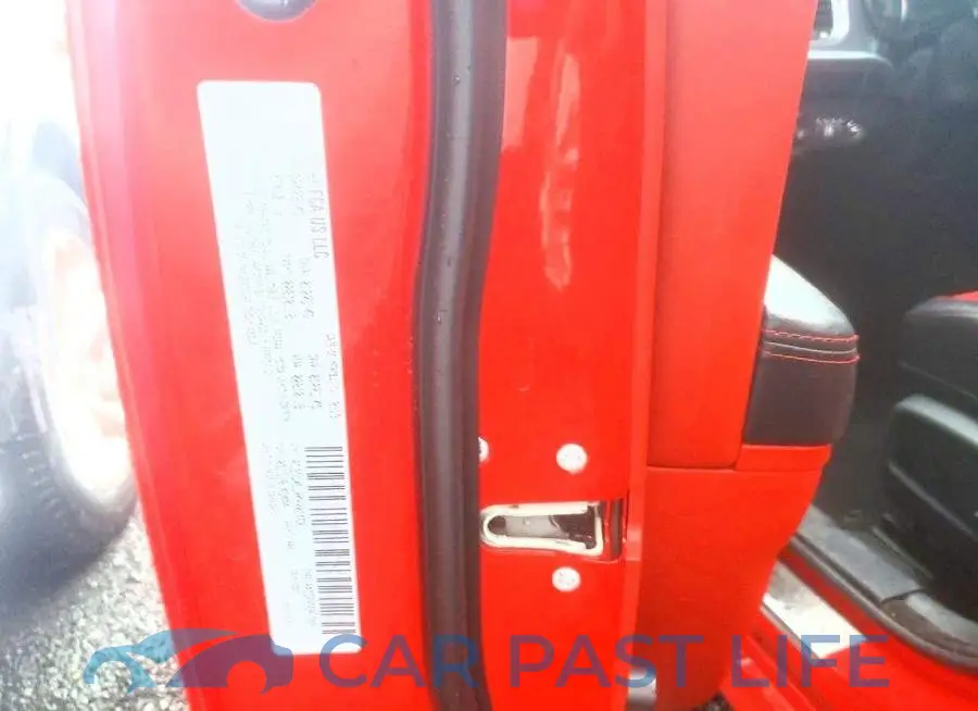 2C3CDXGJ7KH701467# 12