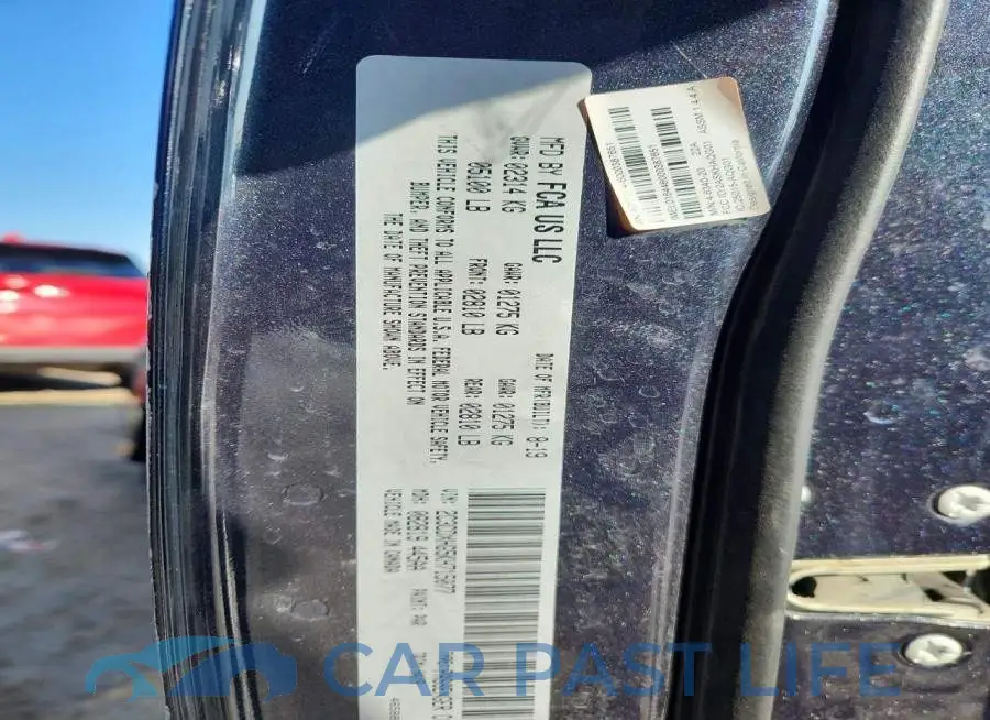 2C3CDXHG5KH715077# 12