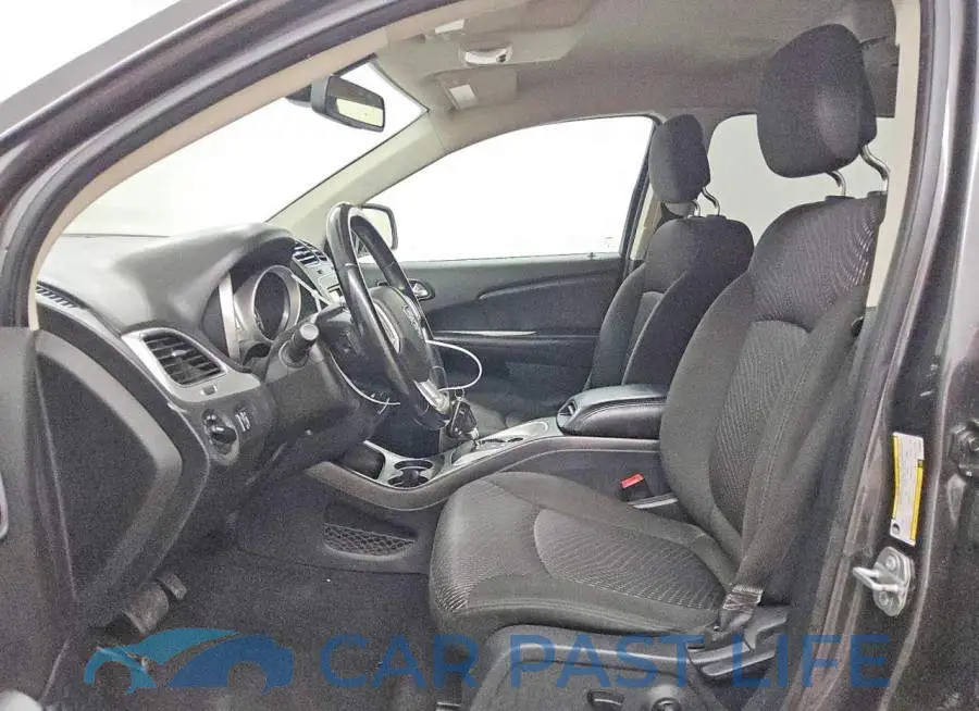 3C4PDCAB0LT258093# 7