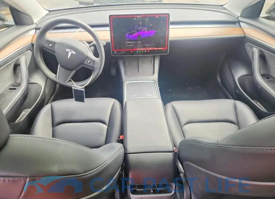 5YJ3E1EA8PF681879# 8