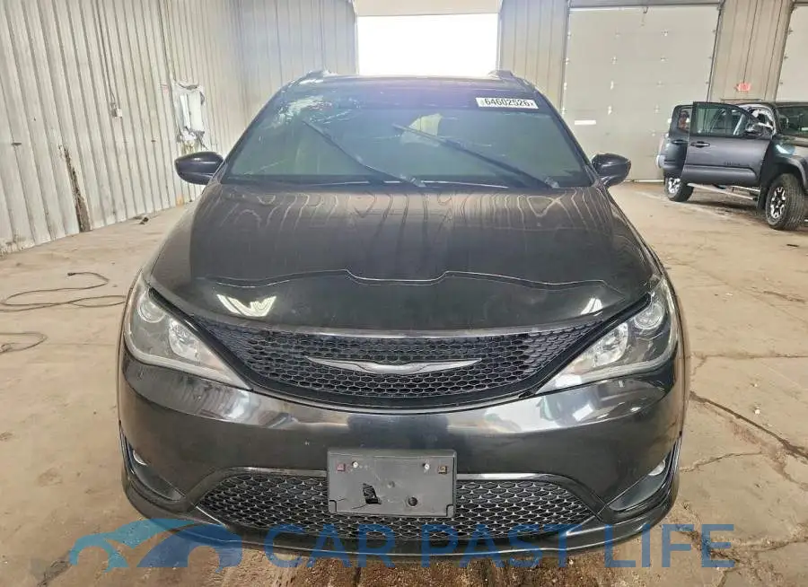 2C4RC1EG0JR260318# 5
