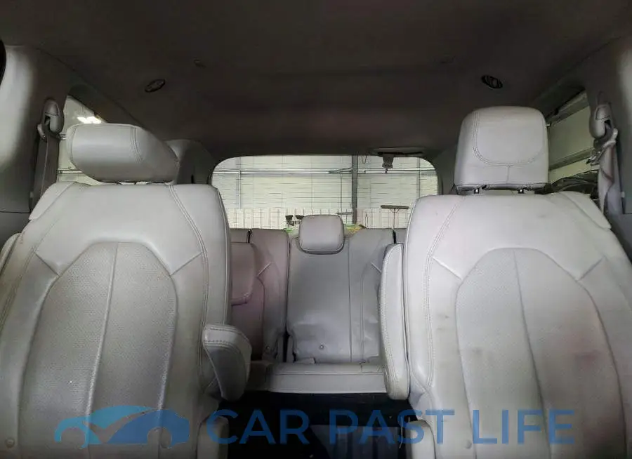 2C4RC1EG8JR214431# 10