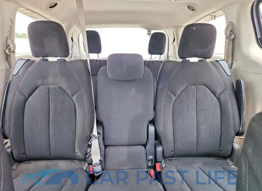 2C4RC1FG0JR157480# 10