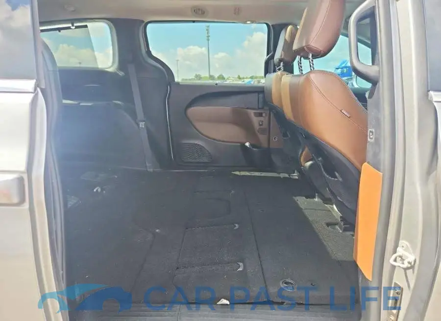 2C4RC1GGXHR505083# 11