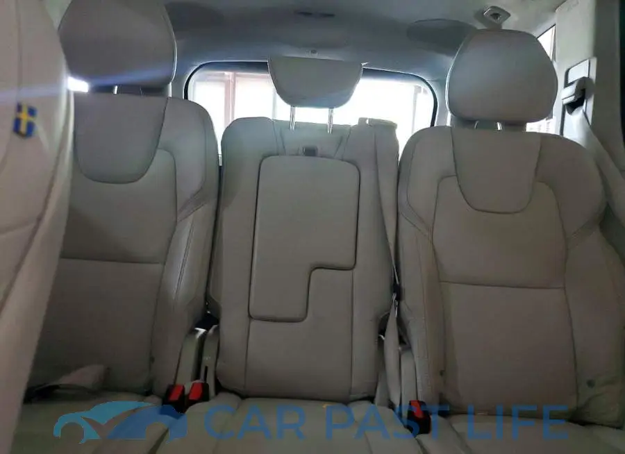 YV4H60CX9P1986950# 10