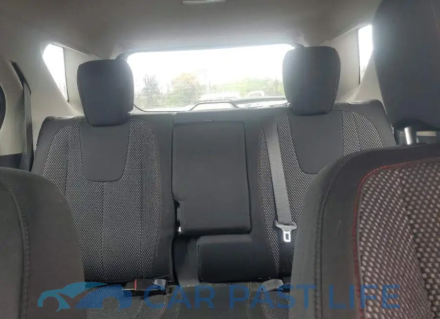 2GNALBEK8H1605392# 10