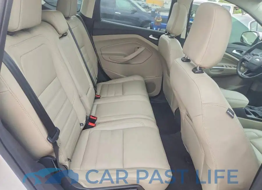 1FMCU0J95KUB55598# 11