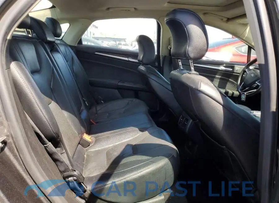 3FA6P0RU6KR272945# 10
