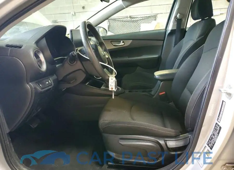 3KPF24AD6ME300118# 7