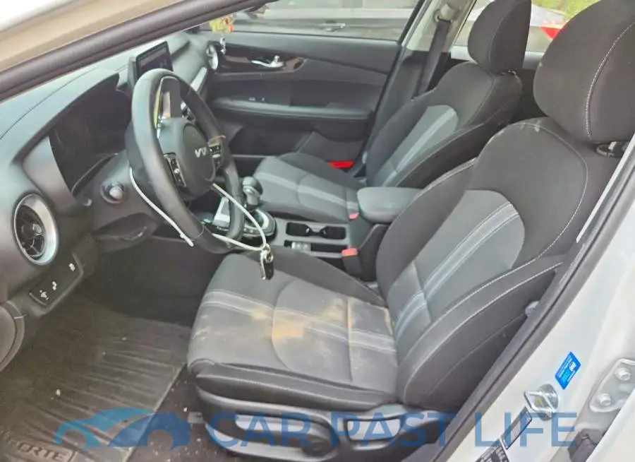 3KPF34AD2RE803293# 7
