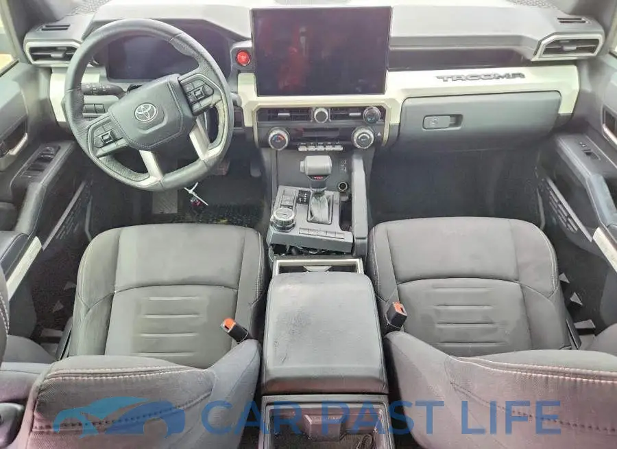 3TYLB5JN7RT013745# 8