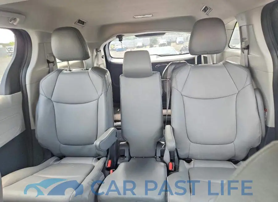 5TDYRKEC4RS219996# 10