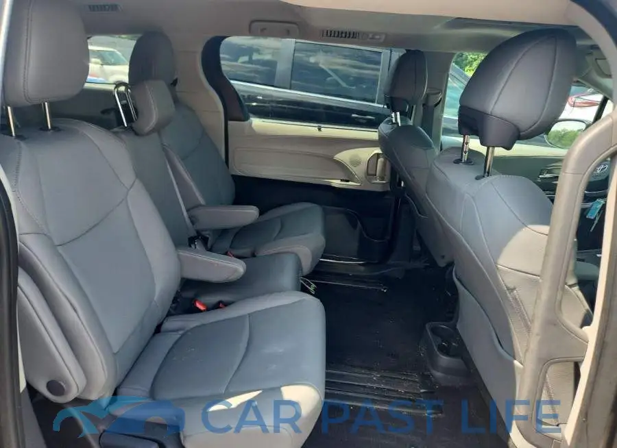 5TDYRKEC4RS219996# 11