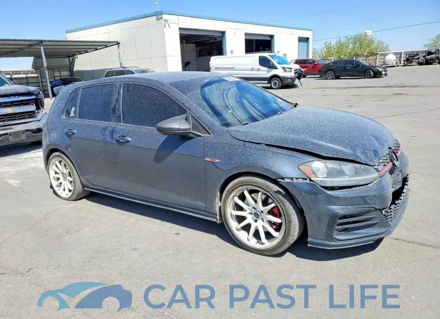 3VW547AU7JM295999# 4