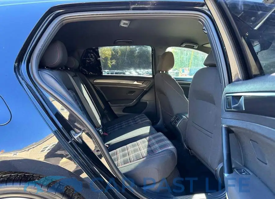 3VW5T7AU7MM000861# 9