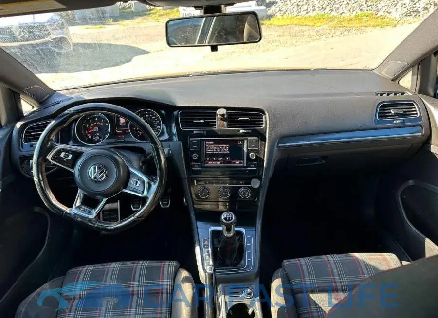 3VW5T7AU7MM000861# 8