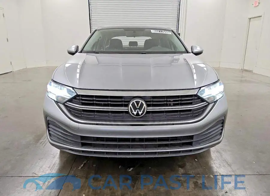 3VWCM7BU7NM005823# 5