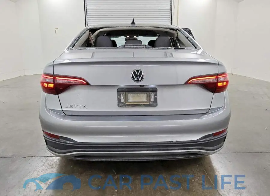 3VWCM7BU7NM005823# 6