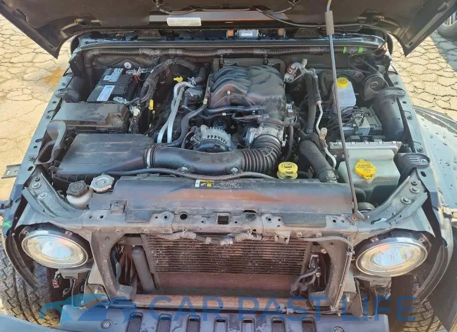 1C4BJWEGXJL924380# 11