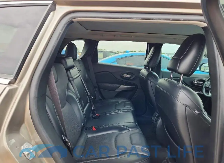 1C4PJLDB4KD110585# 10