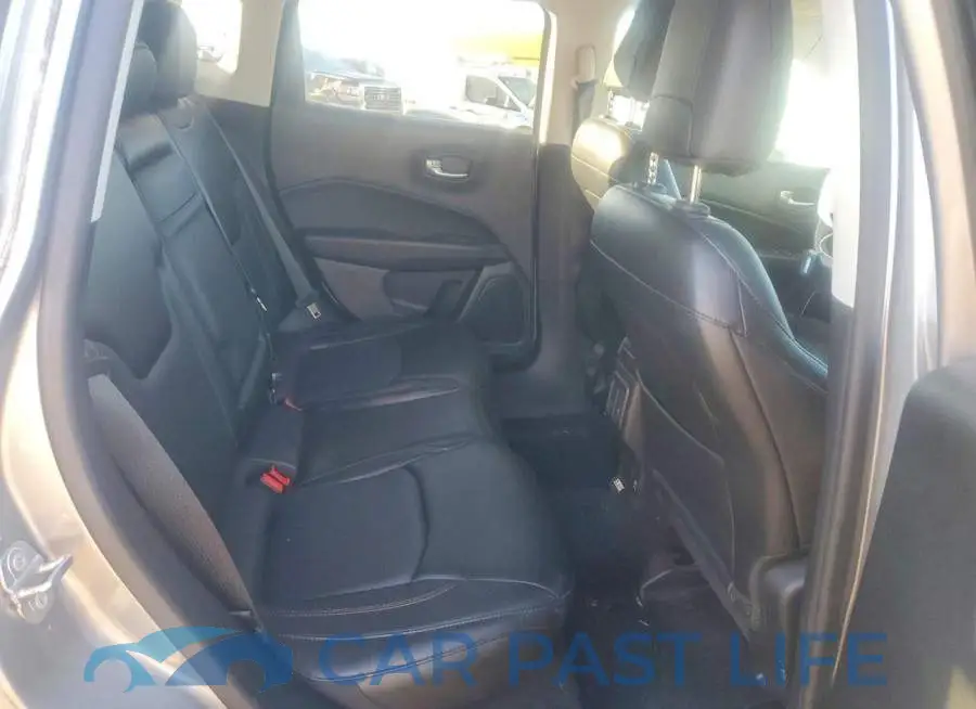 3C4NJDCB5JT424009# 11