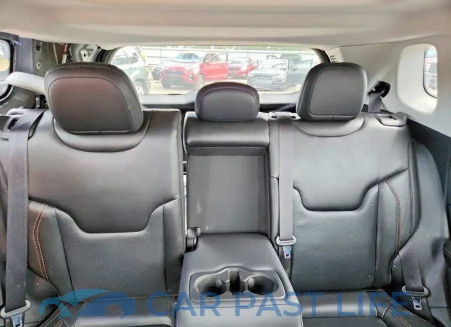 3C4NJDCB7JT222241# 10