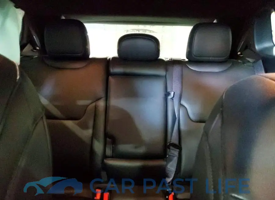 3C4NJDCN9RT120493# 10