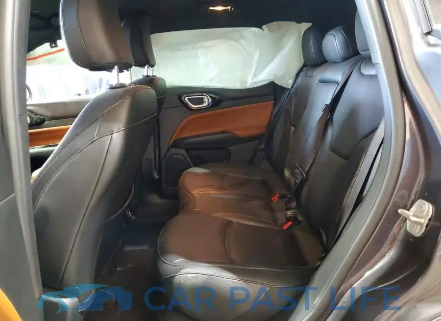 3C4NJDCN9RT120493# 11