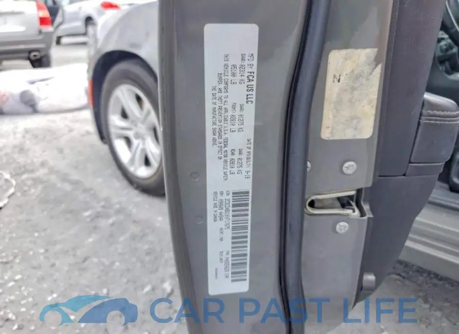 2C3CDXBG1KH717675# 12