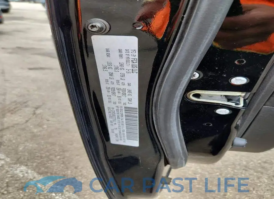 3C4PDCAB3JT275161# 13