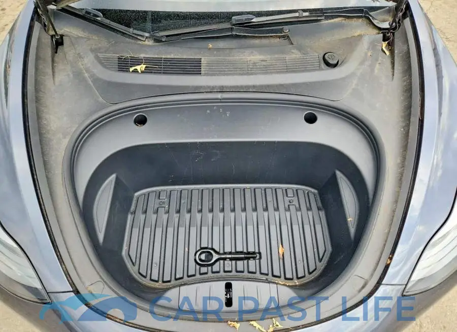 5YJ3E1EA7PF700051# 11