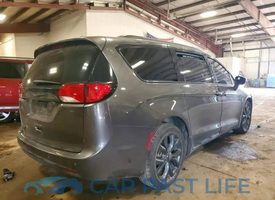 2C4RC1FG6JR356825# 3