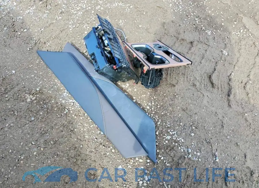 2T2BAMCA9RC046832# 13