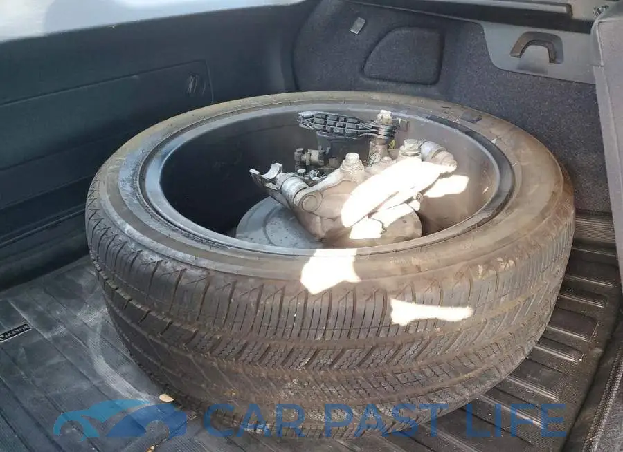 YV4162UM5L2348409# 12