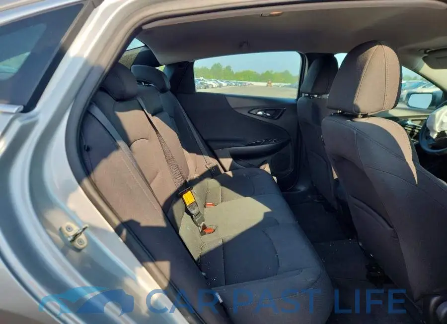 1G1ZB5ST4JF112118# 10