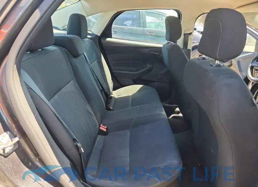 1FADP3E20JL260574# 10