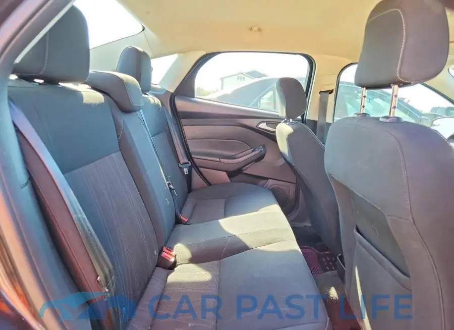 1FADP3F2XJL261097# 10