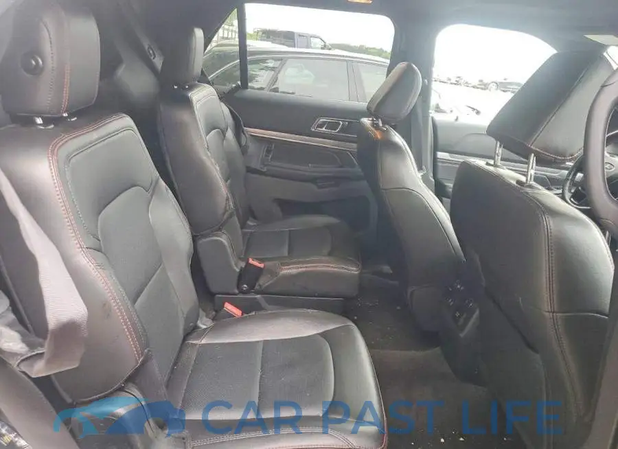 1FM5K8GT9JGA67909# 11