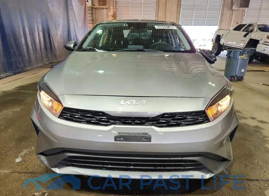 3KPF24AD5RE751841# 5
