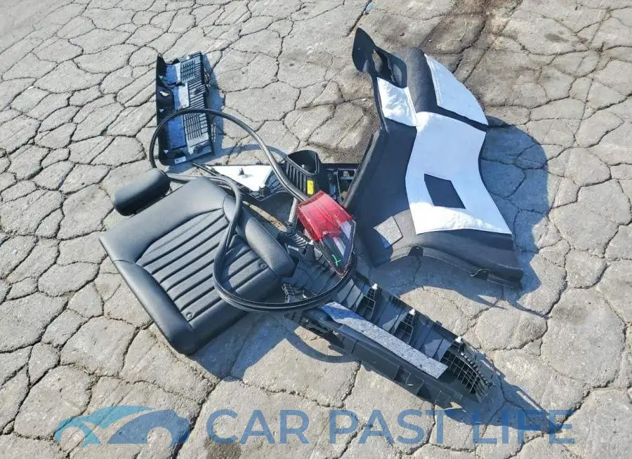 3KPF54AD8RE829827# 12