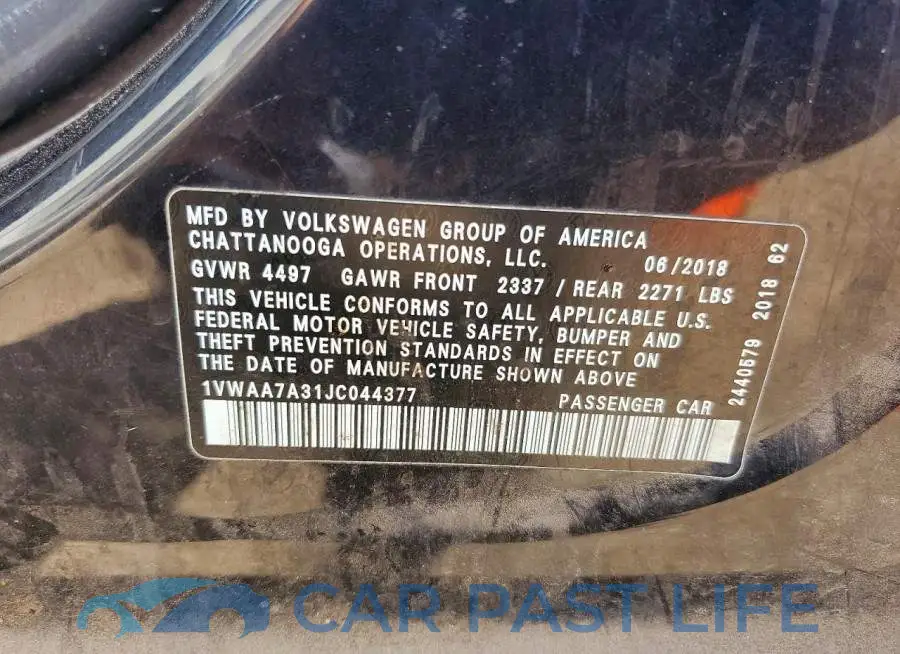 1VWAA7A31JC044377# 12