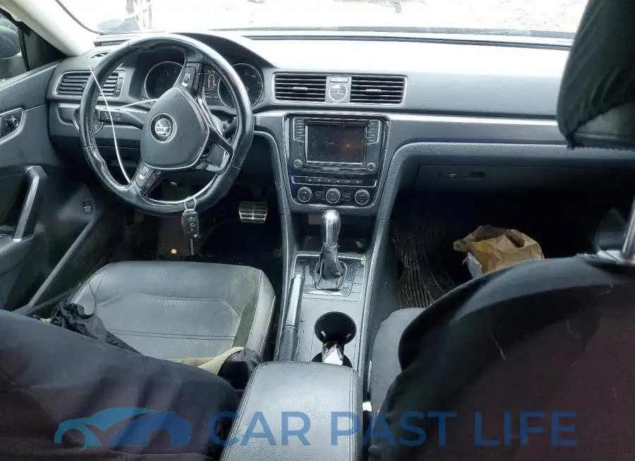 1VWDT7A32HC010806# 8