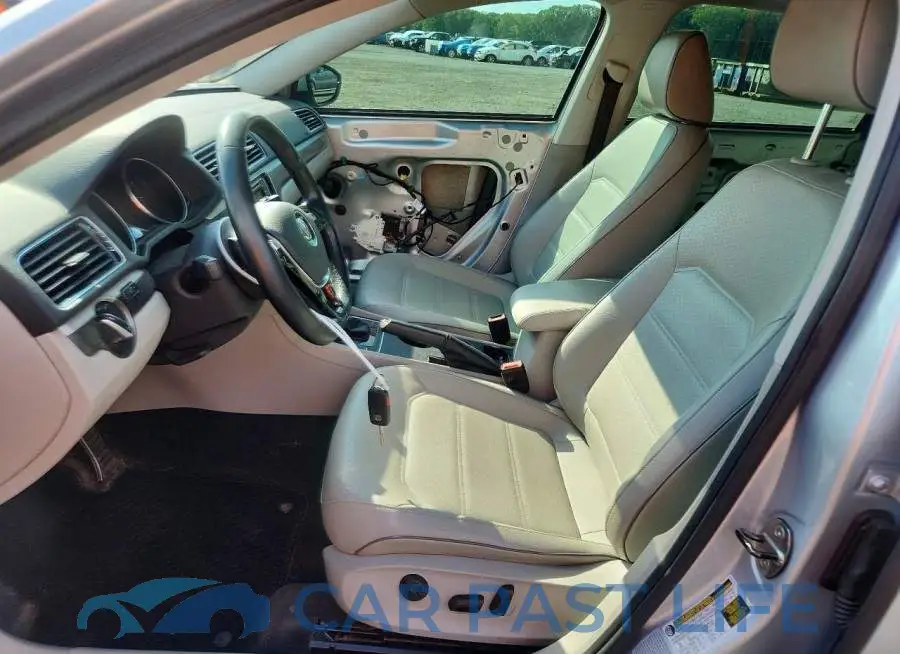 1VWDT7A34HC078203# 7